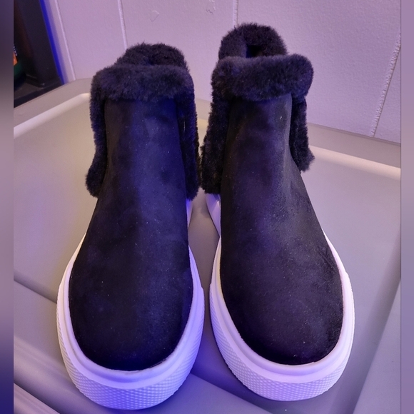 NWT Nine West Chelsea 7 Faux Fur comfortable boots - Picture 1 of 12